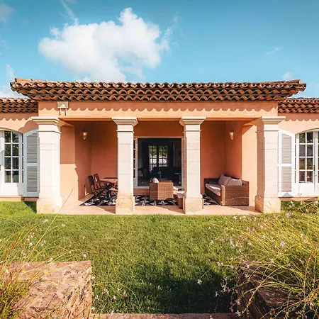 Domaine De L'astragale Hotell 5*